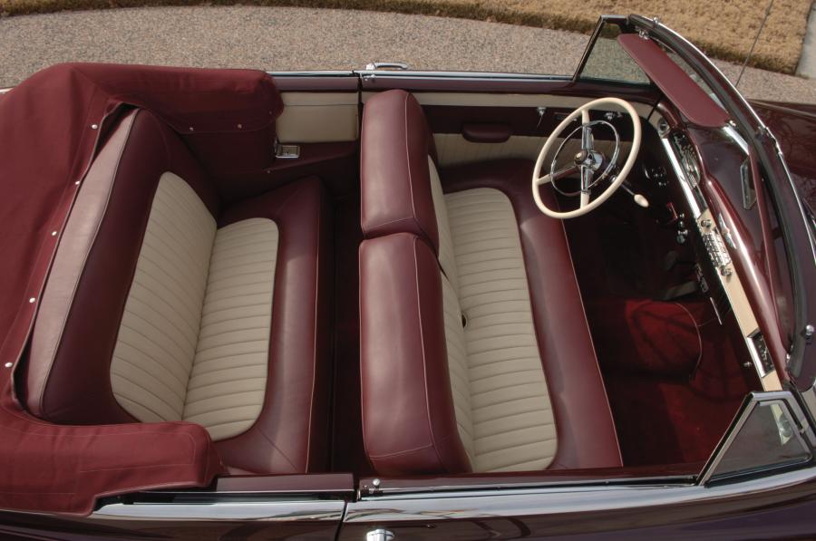  Cadillac Series 62 Convertible Coupe 1949 года  (фото 17 из 24)